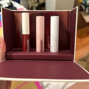 Glossier lip trio in cranberry NWT